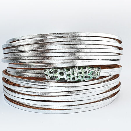 Ezüst színű többszálas női bőr karkötő