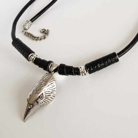 Sasfej fekete bőrzsinóros férfi nyaklánc