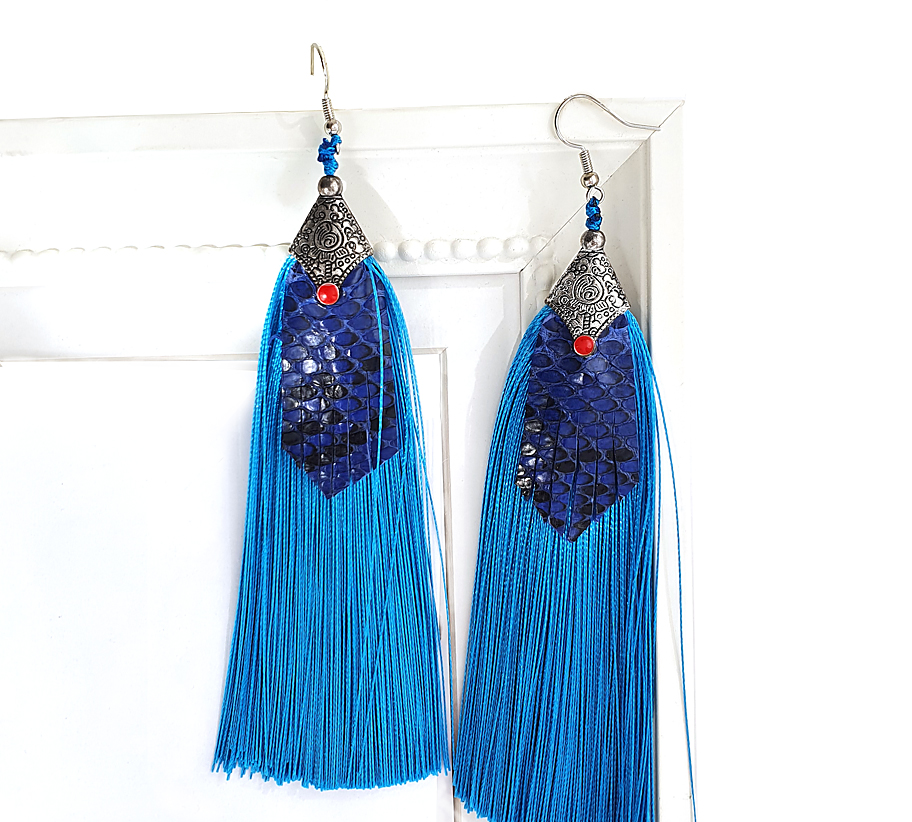 Türkizkék rojtos keleties fülbevaló